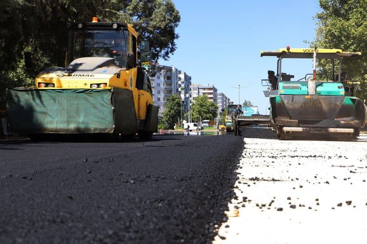 Fırat Bulvarı’nın ikinci etabında asfalt serimi başladı 11