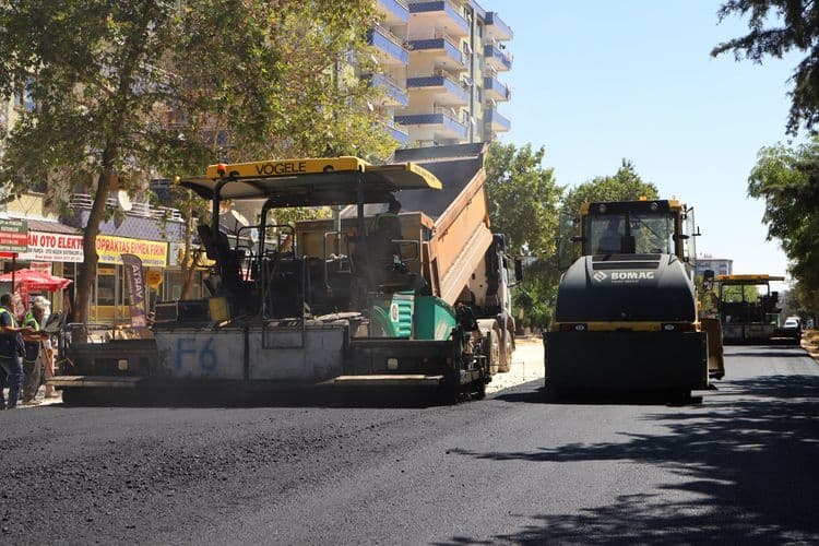 Fırat Bulvarı’nın ikinci etabında asfalt serimi başladı 12