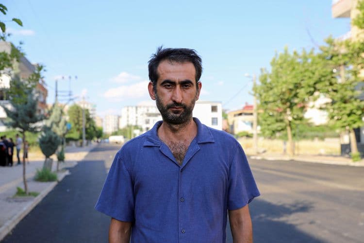  Bağlar’da 10 yıldır hizmet görmeyen yollar yenileniyor 9