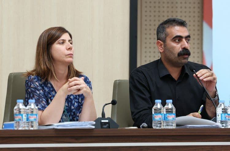 Eşbaşkanlar Kayapınar muhtarlarıyla buluştu: Mahallelerin ihtiyaçları ve yatırımlar birlikte değerlendirildi 8