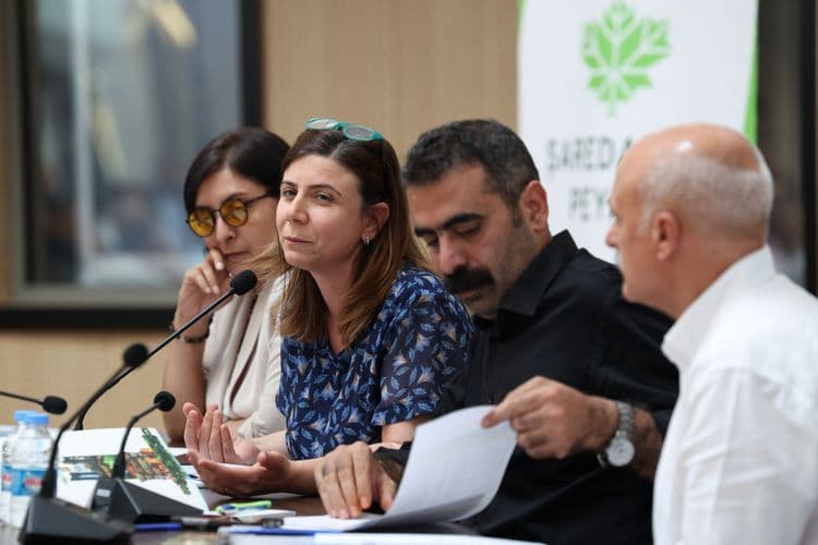 Eşbaşkanlar Kayapınar muhtarlarıyla buluştu: Mahallelerin ihtiyaçları ve yatırımlar birlikte değerlendirildi 12