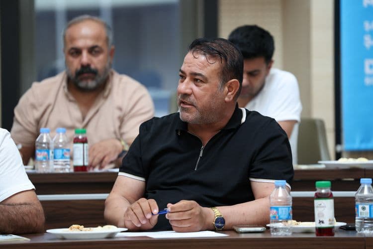 Eşbaşkanlar Kayapınar muhtarlarıyla buluştu: Mahallelerin ihtiyaçları ve yatırımlar birlikte değerlendirildi 18
