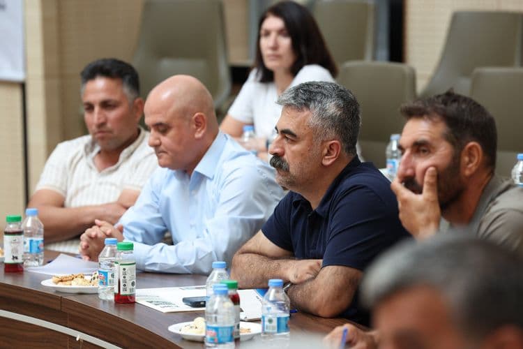 Eşbaşkanlar Kayapınar muhtarlarıyla buluştu: Mahallelerin ihtiyaçları ve yatırımlar birlikte değerlendirildi 23