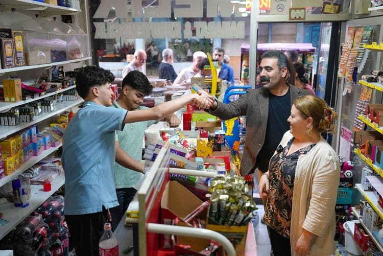Eşbaşkanlar Bağlar esnafını dinledi: Tüm imkanları seferber edeceğiz 13