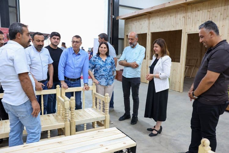 Kent Mobilyaları Atölyesi hizmete açıldı 14