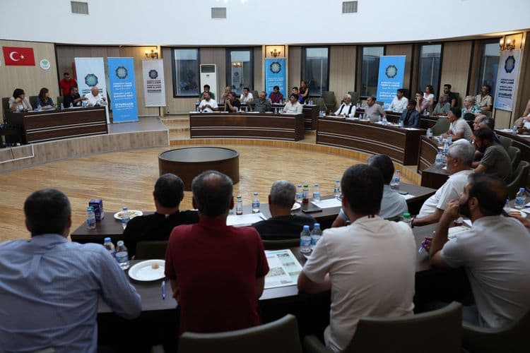 Eşbaşkanlar Kayapınar muhtarlarıyla buluştu: Mahallelerin ihtiyaçları ve yatırımlar birlikte değerlendirildi 1