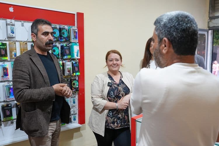 Eşbaşkanlar Bağlar esnafını dinledi: Tüm imkanları seferber edeceğiz 22