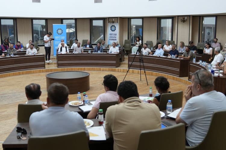 Eşbaşkanlar Kayapınar muhtarlarıyla buluştu: Mahallelerin ihtiyaçları ve yatırımlar birlikte değerlendirildi 3