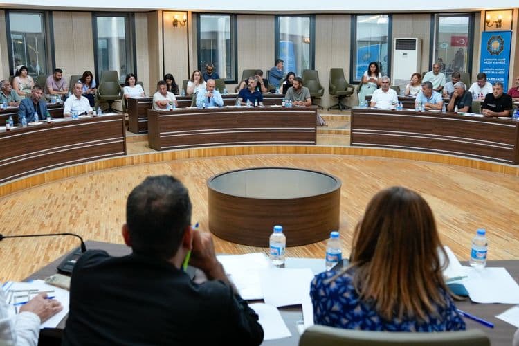 Eşbaşkanlar Kayapınar muhtarlarıyla buluştu: Mahallelerin ihtiyaçları ve yatırımlar birlikte değerlendirildi 4