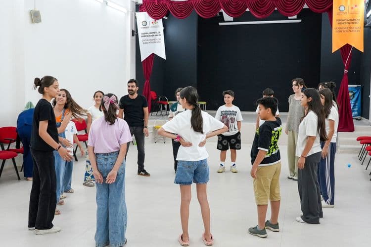 520 çocuk yazı sanat ve bilimle geçiriyor 7