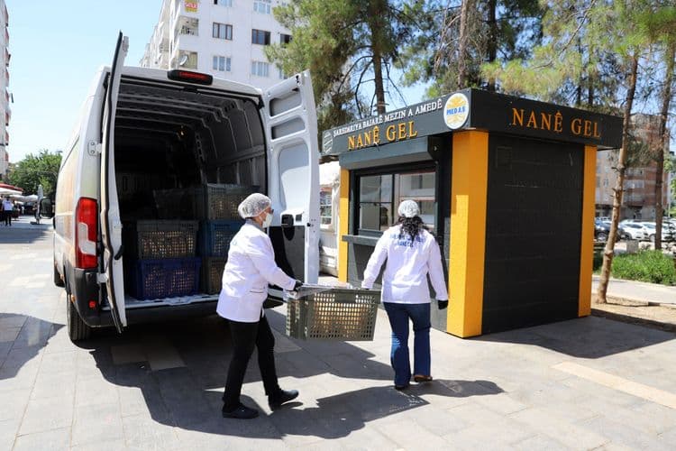 Halk Ekmek Fabrikası üretime geçti, ilk ekmekler yurttaşlara ücretsiz dağıtıldı 4