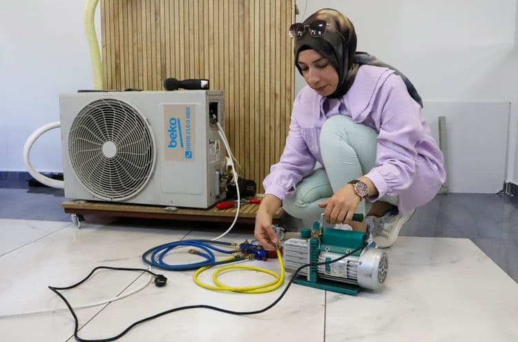 Kadınlara yönelik klima-kombi bakım eğitiminin üçüncü dönemi 7
