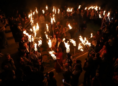 Eş Başkan Hatun, tarihi surlarda düzenlenen Newroz kutlamasına katıldı