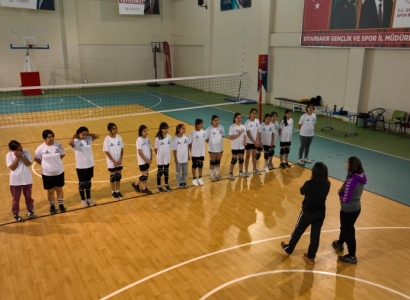 Gençler ve çocuklar belediyenin spor faaliyetlerinden yararlandı