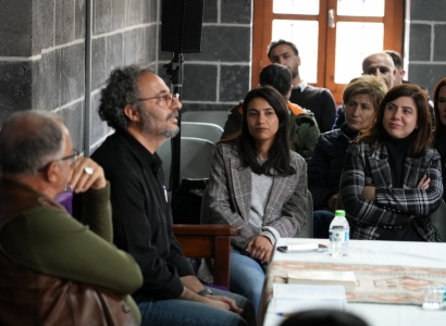 Hemşaredare Serra Bucak Beşdarê Sohbetî Bîye