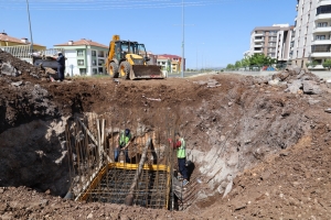 DİSKİ suyun boşa akmasını önlüyor