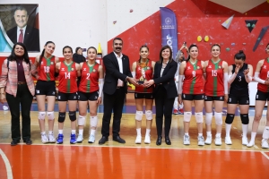 DBB Genç Kadınlar Voleybol Takımı il birincisi oldu