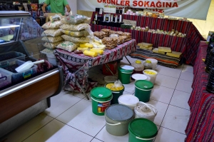 Halk sağlığını tehdit eden 1 ton 200 kilogram gıda imha edildi