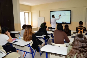 Akademi Lise ve Konukevi Kız Yurdu öğrencileri sınavlara hazır