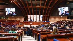 Endama Meclîsa Şaredariyê Kader Madenkuyu beşdarî civîna AK-YBYKê bû