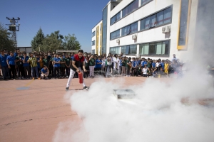 İtfaiye Haftası’nda öğrencilere yangına müdahale eğitimi verildi