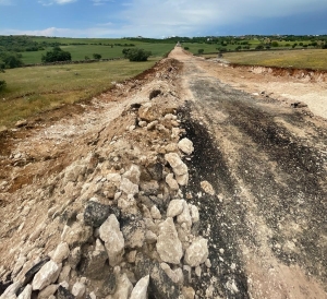 Kırsal mahallelerde yollar yenileniyor