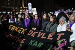 Hemşaredarî beşdarê rayîrşîyayîşê 25ê Teşrîna Peyêne bîy