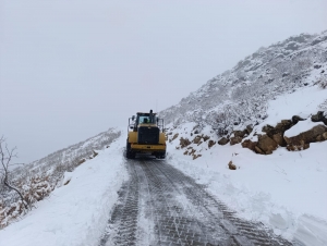 Kardan kapanan kırsal mahalle yolları ulaşıma açılıyor