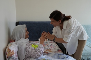 Eş Başkan Bucak mezarlık ve aile ziyaretlerinde bulundu