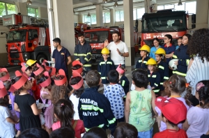 Çocuklara itfaiye eğitimi verildi