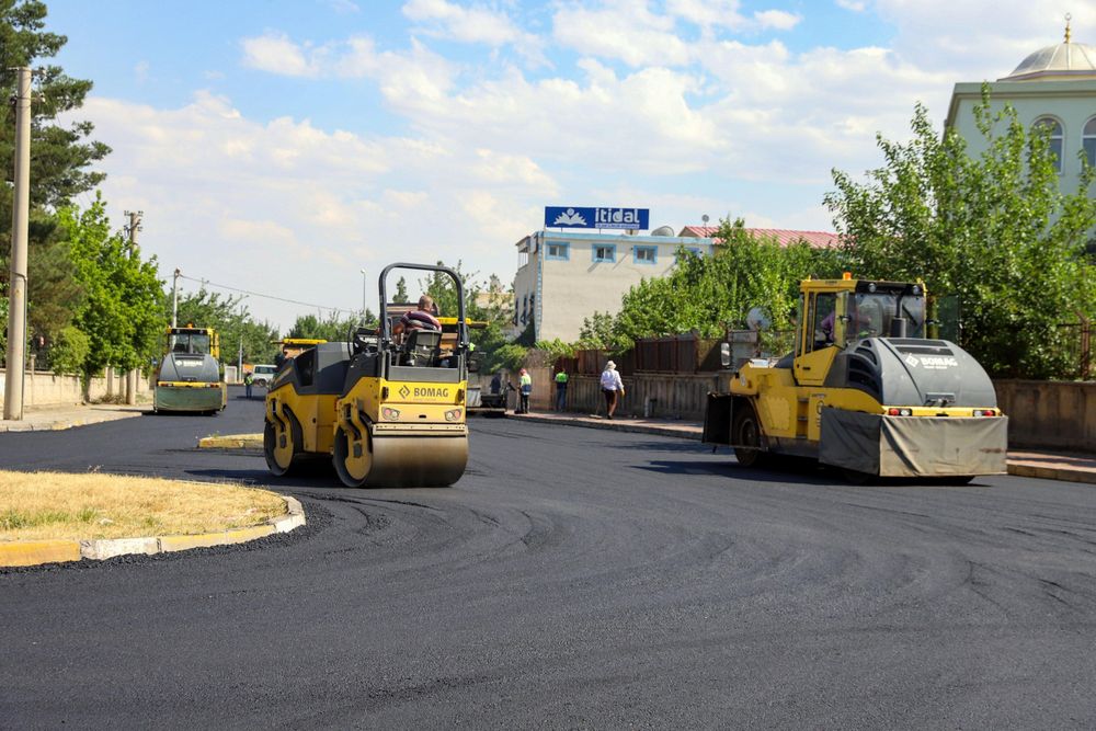 Bağlar’da 10 yıldır hizmet görmeyen yollar yenileniyor